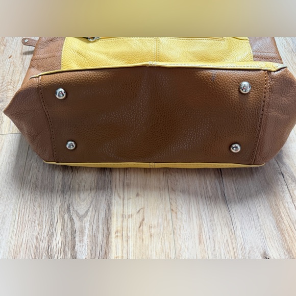 Tiganello Genuine Leather Yellow and Brown Shoulder Bag - Picture 4 of 6